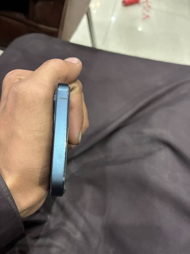 Apple iPhone 12 6