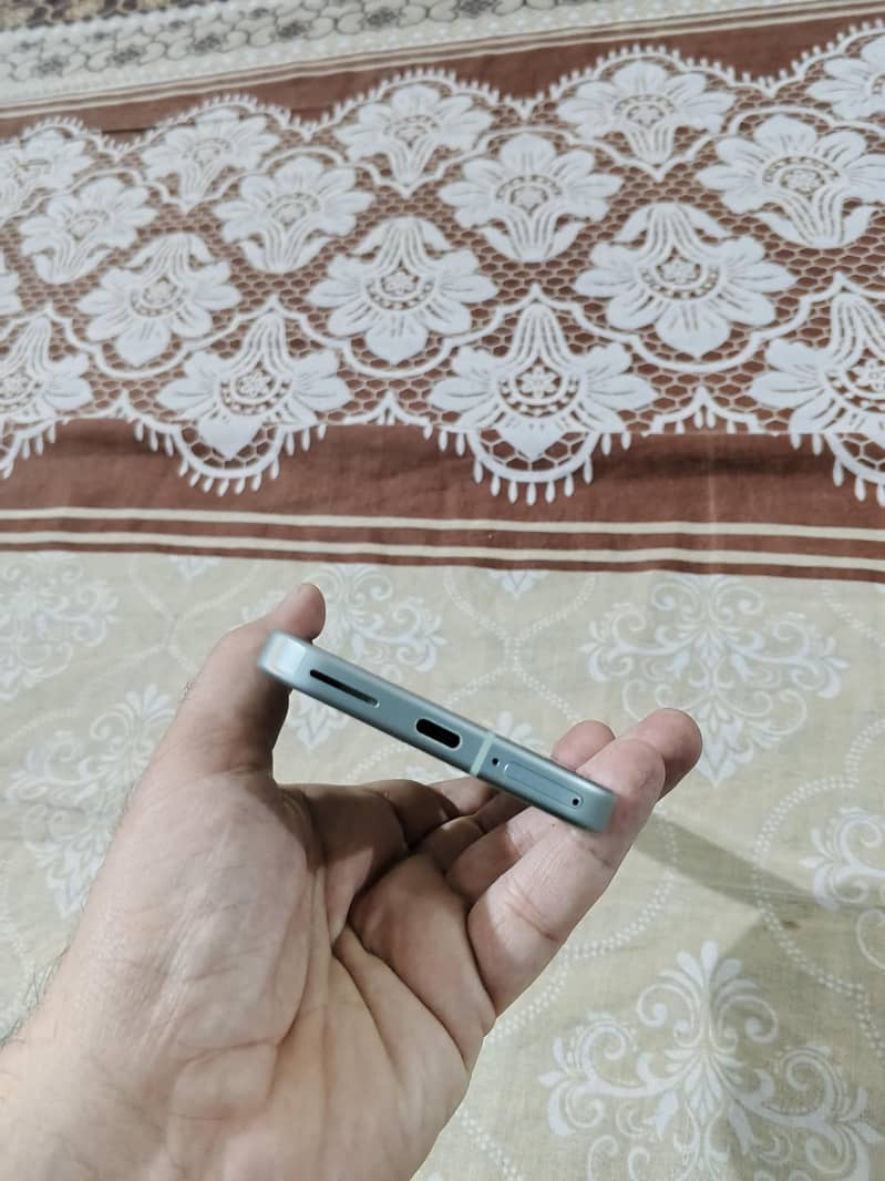 Google Pixel 9 4