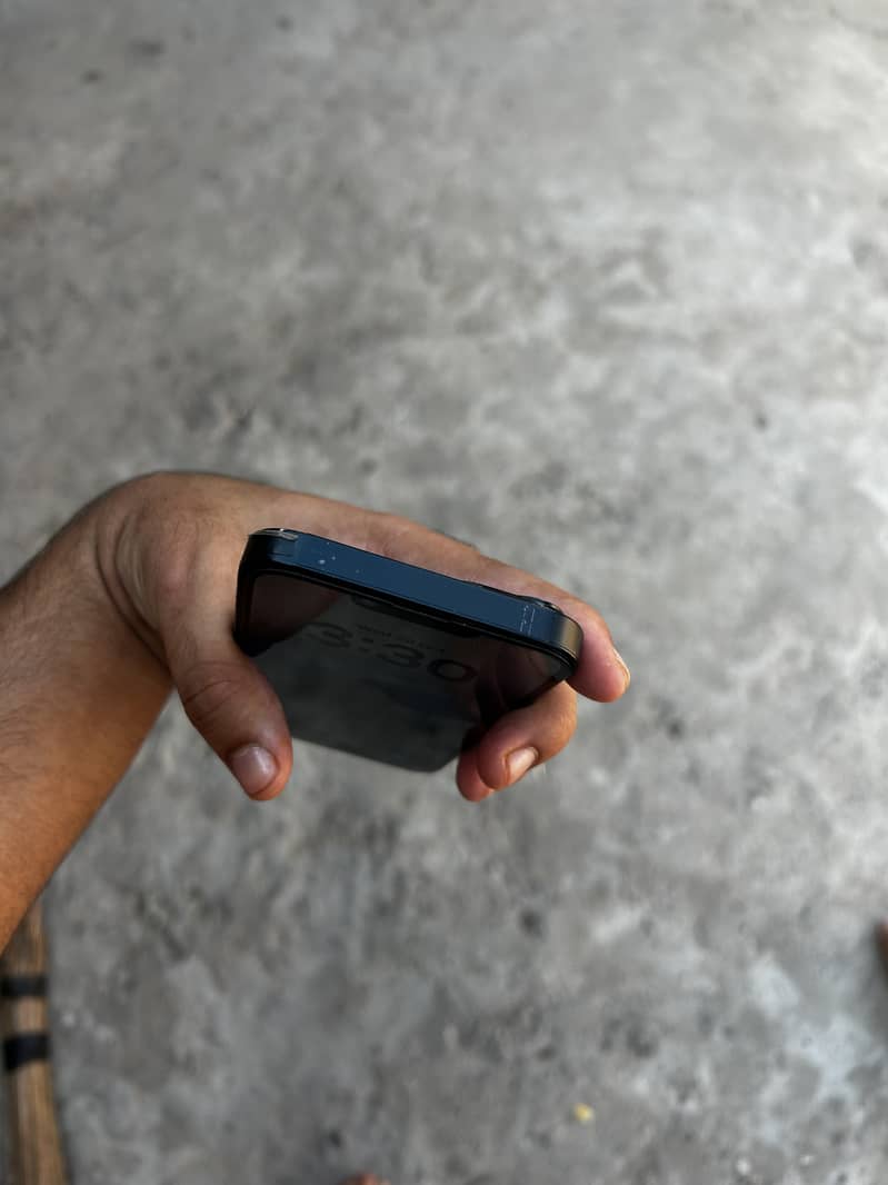 Apple iPhone 14 4