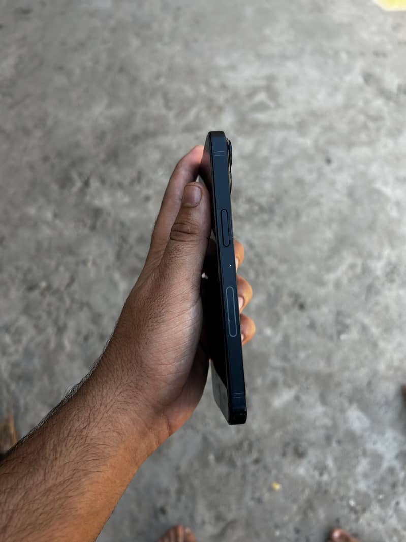 Apple iPhone 14 5