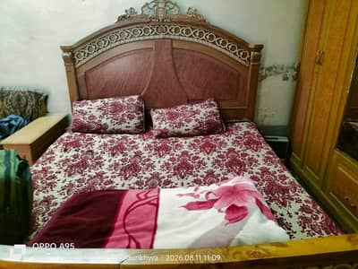 bed and almari for sale