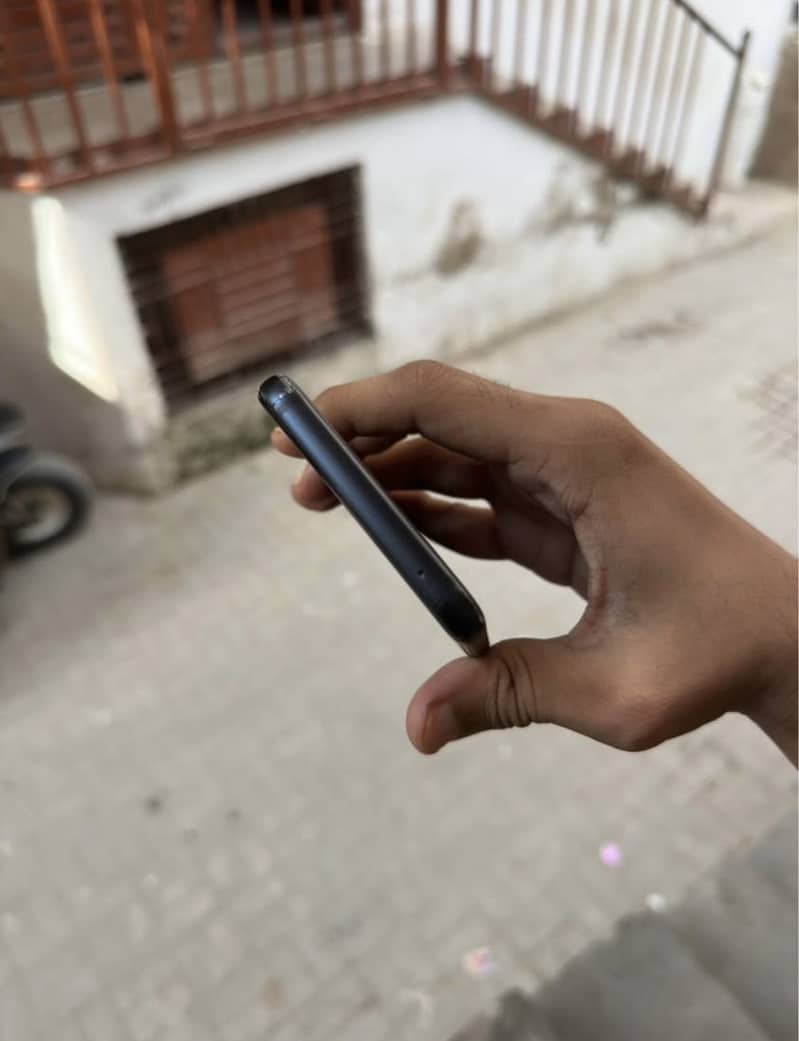 LG G8 ThinQ 4