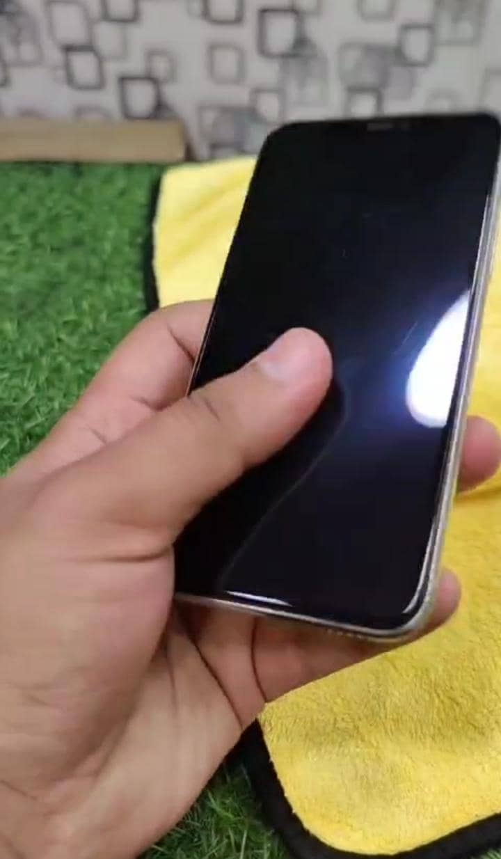 Apple iPhone 11 Pro Max 1