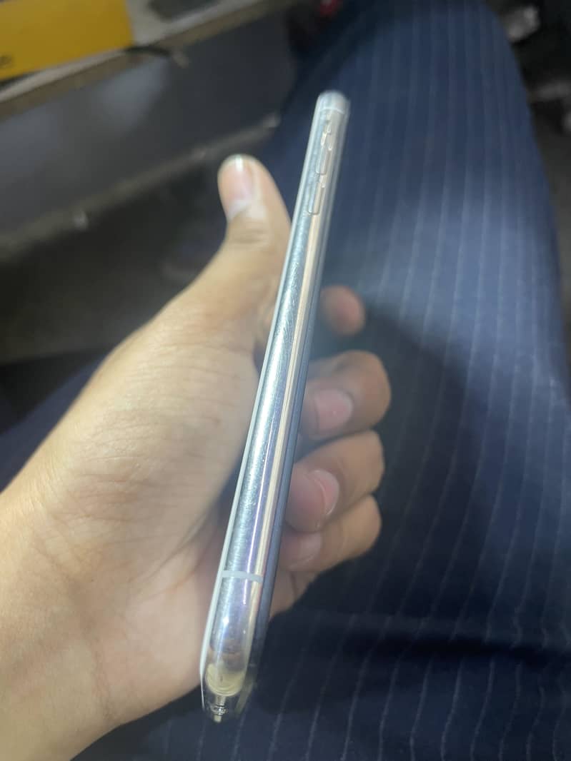 Apple iPhone X 1