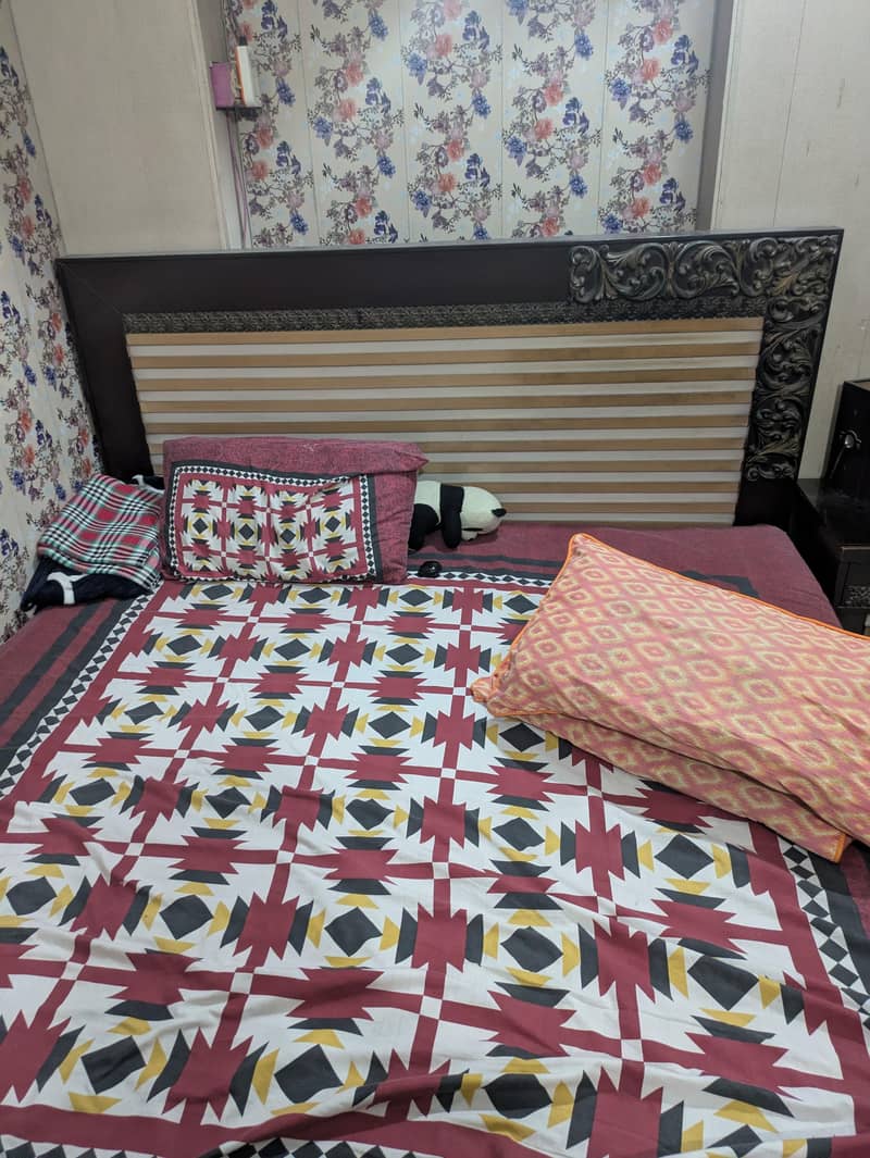 Bed and side tables 0