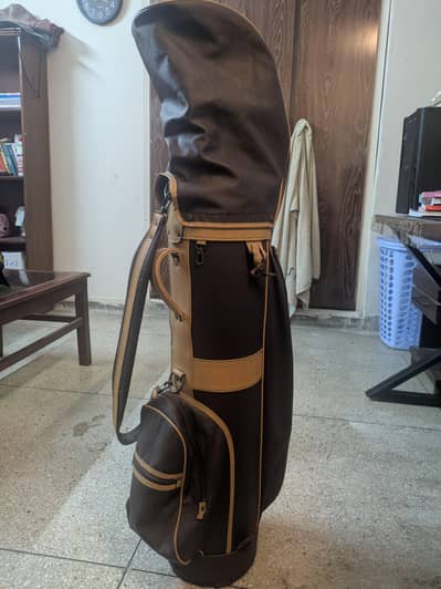 golf bag  type of brown leather