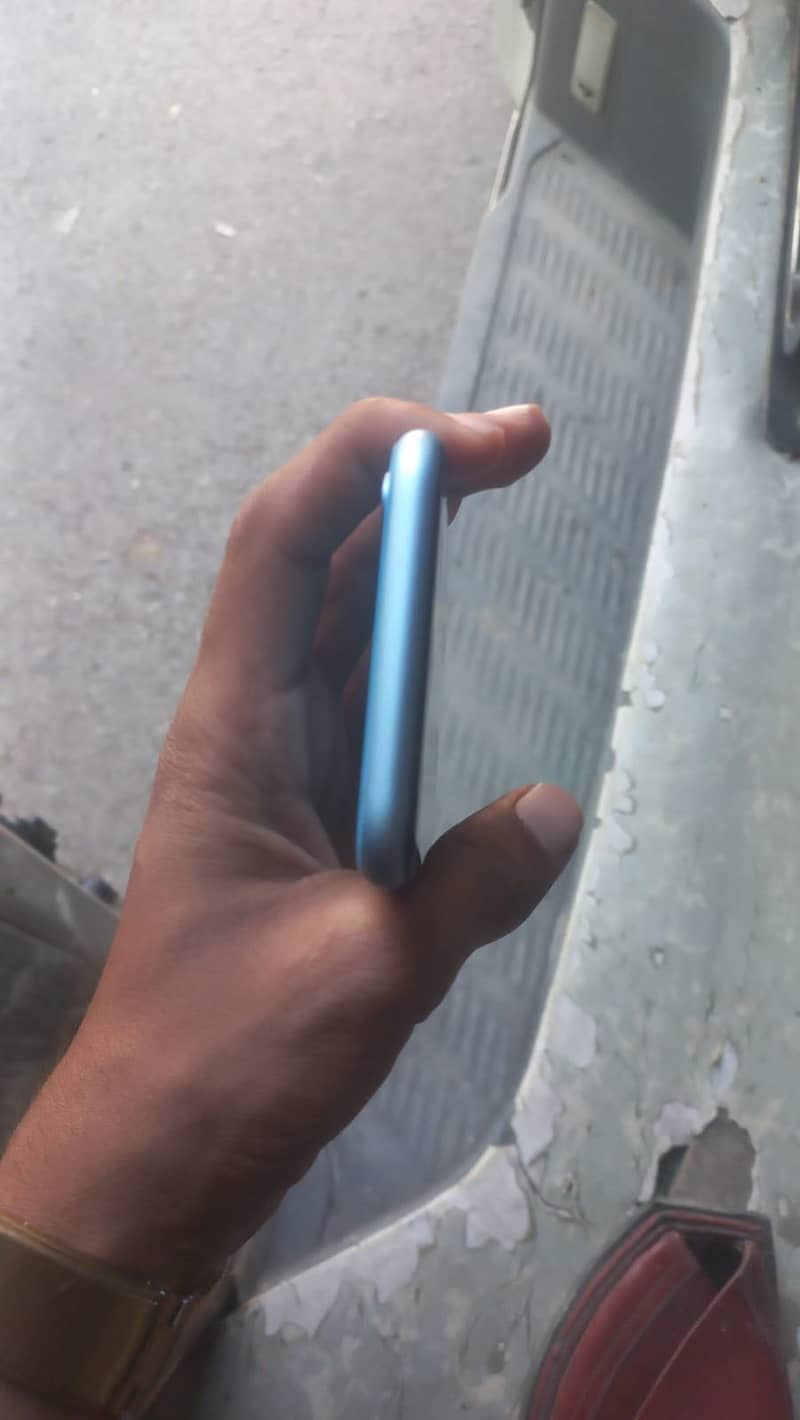 Apple iPhone XR 1