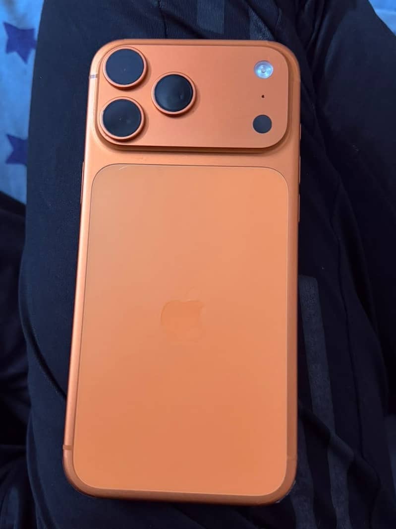 Apple iPhone 17 Pro Max 4
