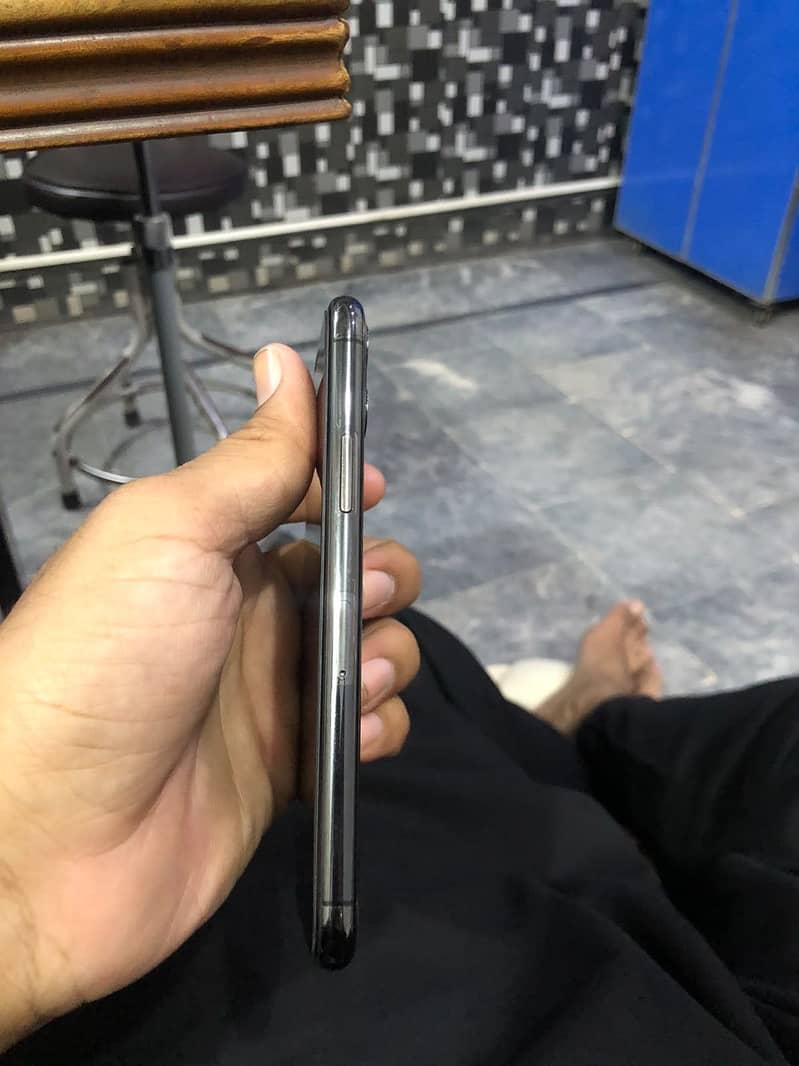 Apple iPhone 11 Pro 0
