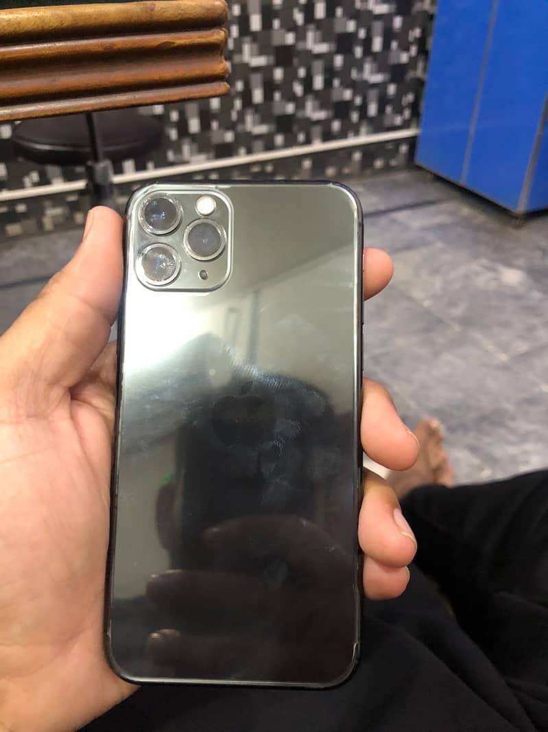 Apple iPhone 11 Pro 2