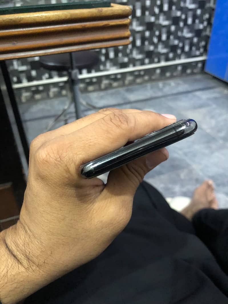 Apple iPhone 11 Pro 5