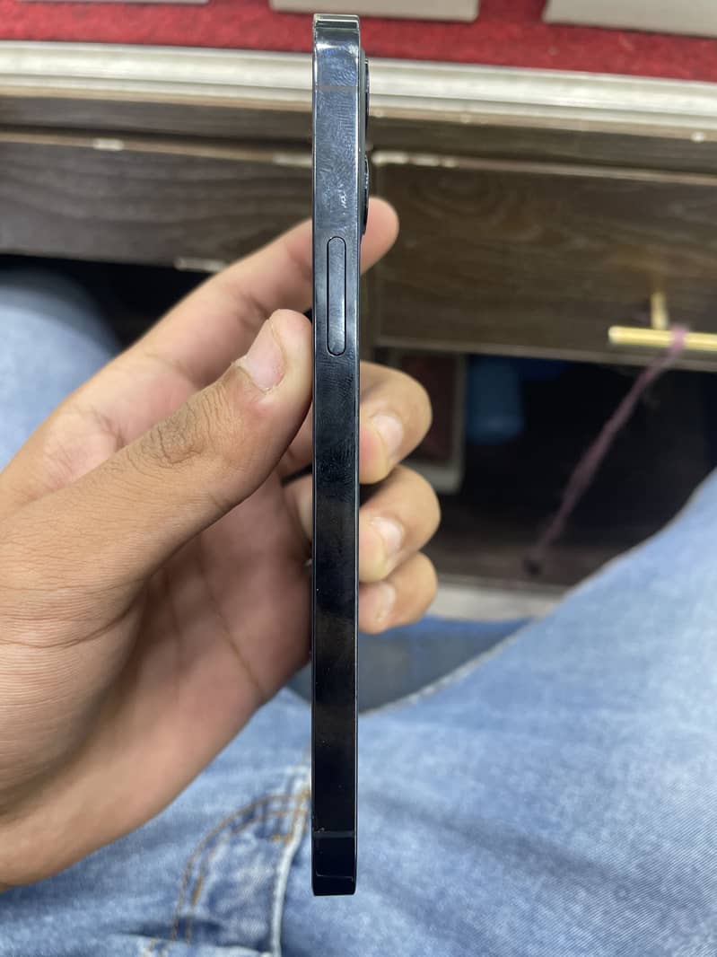 Apple iPhone 12 Pro 1