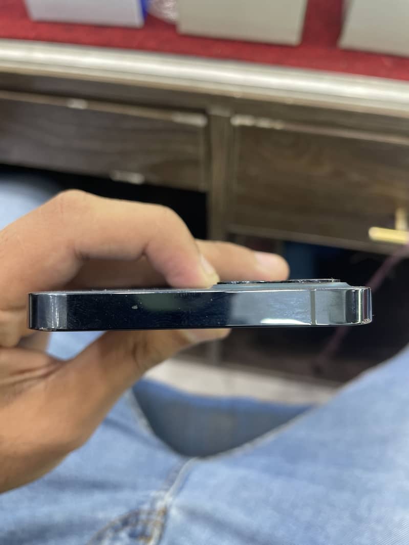 Apple iPhone 12 Pro 2