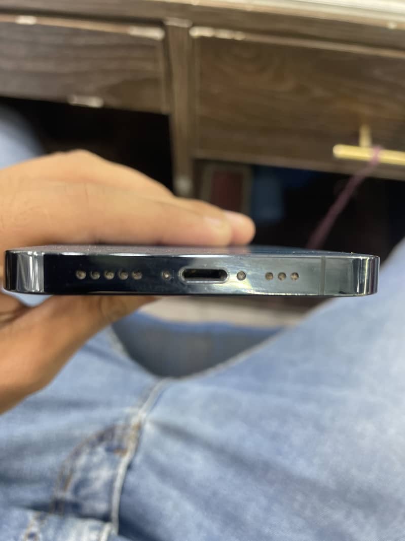 Apple iPhone 12 Pro 4