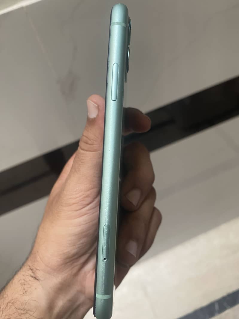 Apple iPhone 11 3