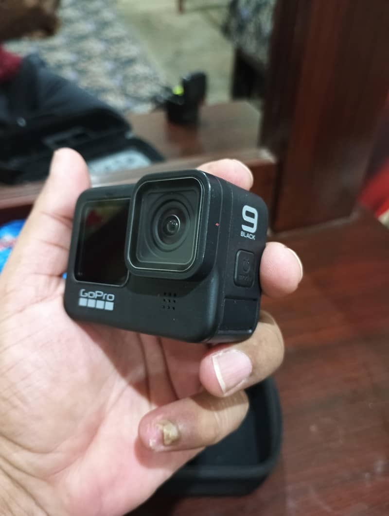 Go pro camera with batteries. . 7