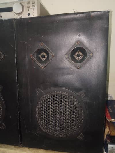 BLUETOOTH SPEAKERS
