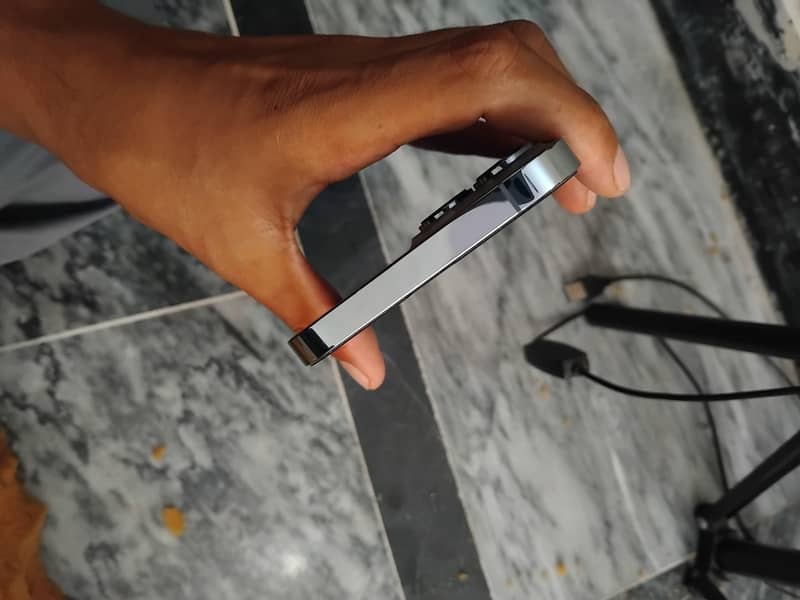 Apple iPhone 13 Pro Max 5