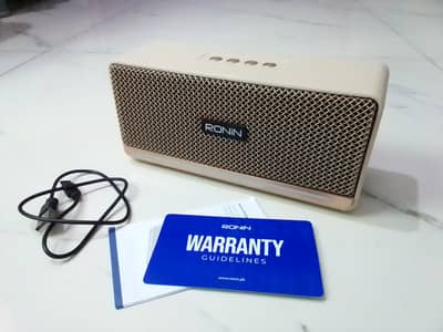 Ronin R-3035 Retro Speaker (Almost New in A-One Condition)