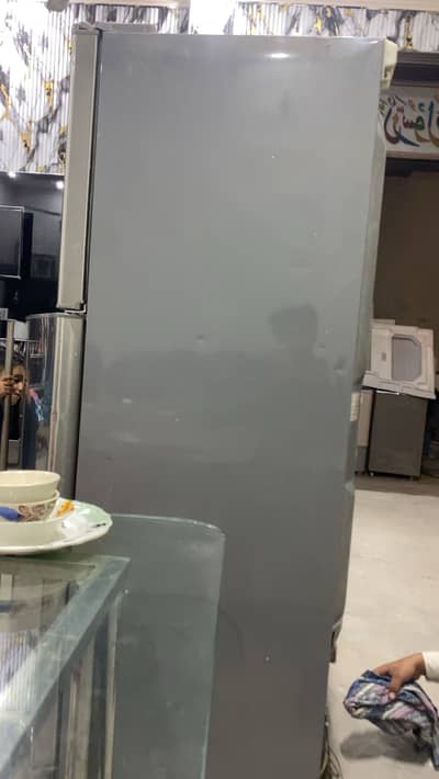 Hituchi model Japan imported Freezer Thora sa km kam krta hy Baki all