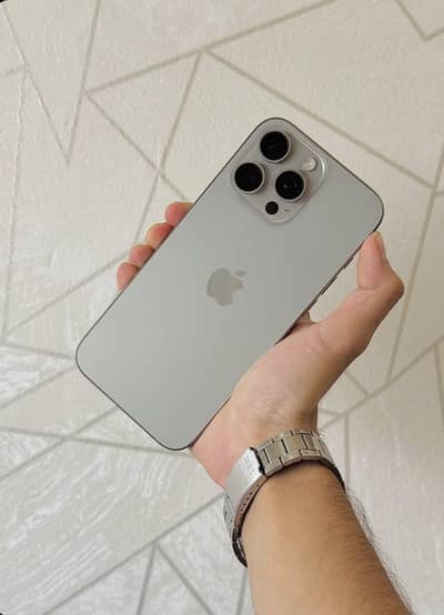 Apple iPhone 16 Pro Max JV