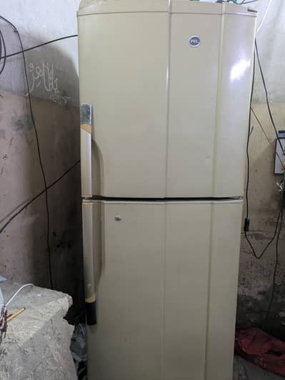 Purana Fridge Sale – Rs. 40,000