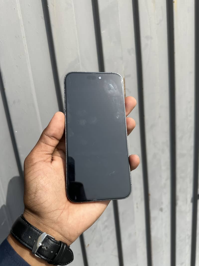 Apple iPhone 14 Pro Max 1