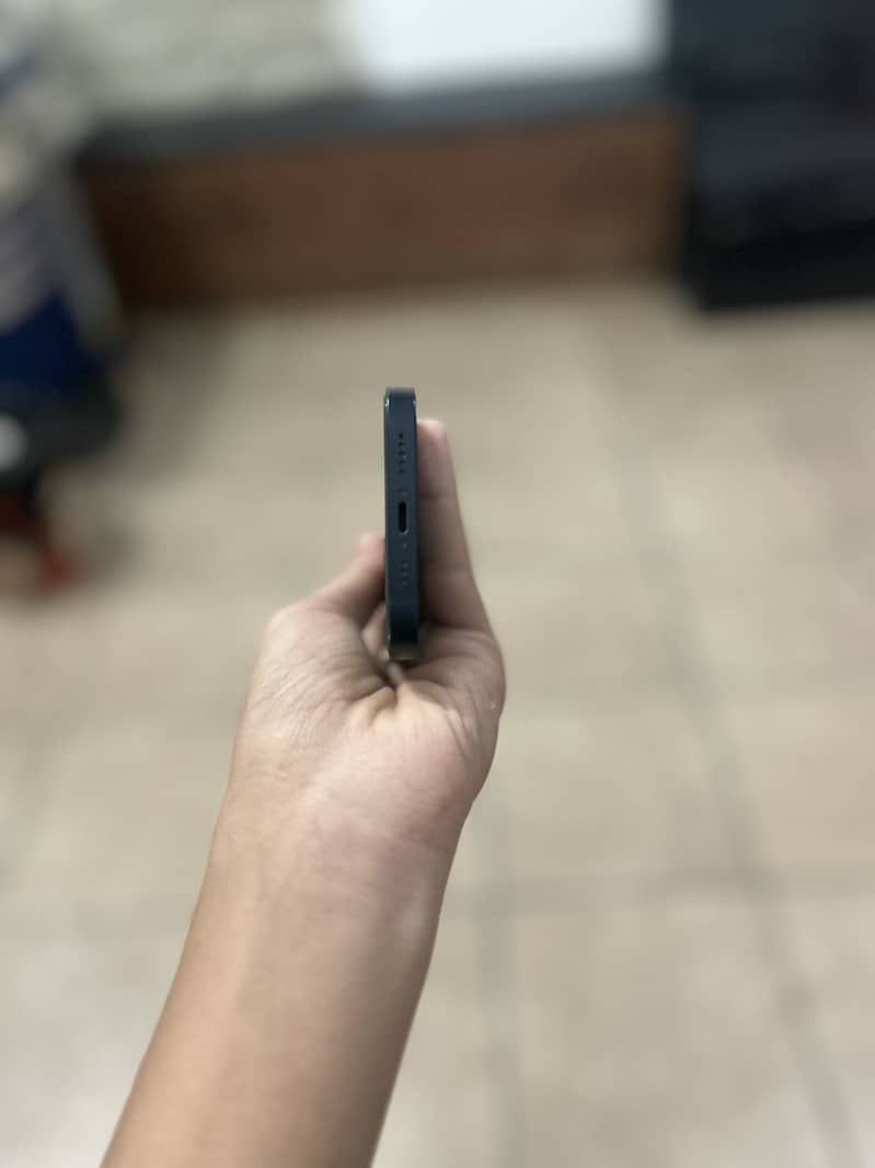 Apple iPhone 13 3