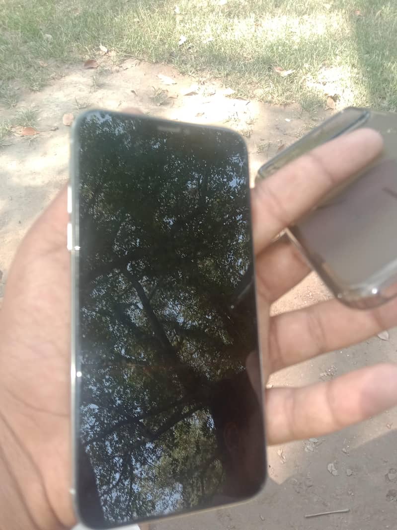 Apple iPhone X 0