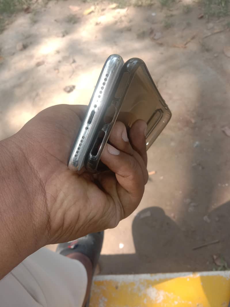 Apple iPhone X 3