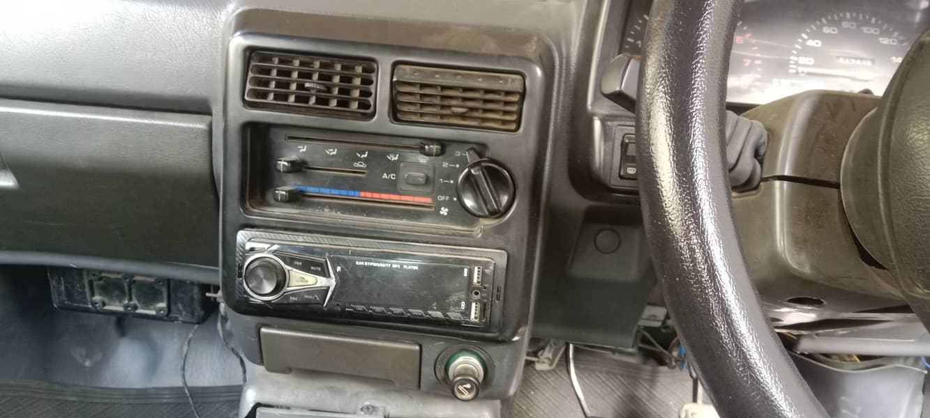 KIA Classic 2000 3