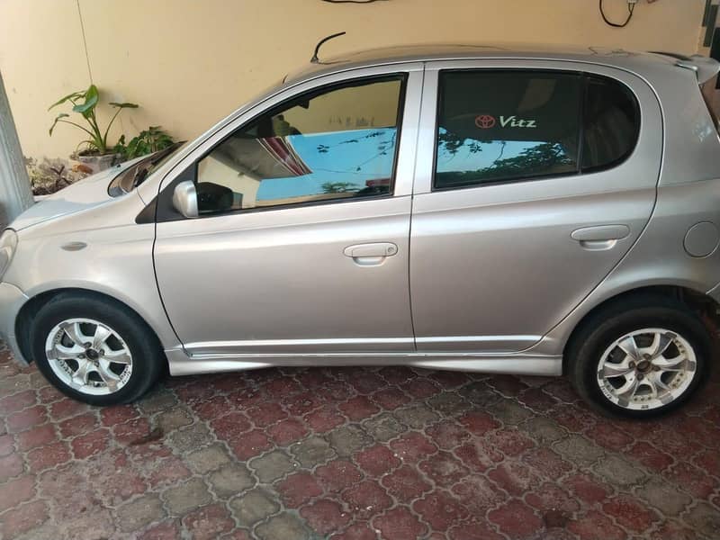 Toyota Vitz 2000 6