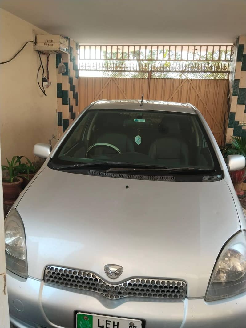 Toyota Vitz 2000 7