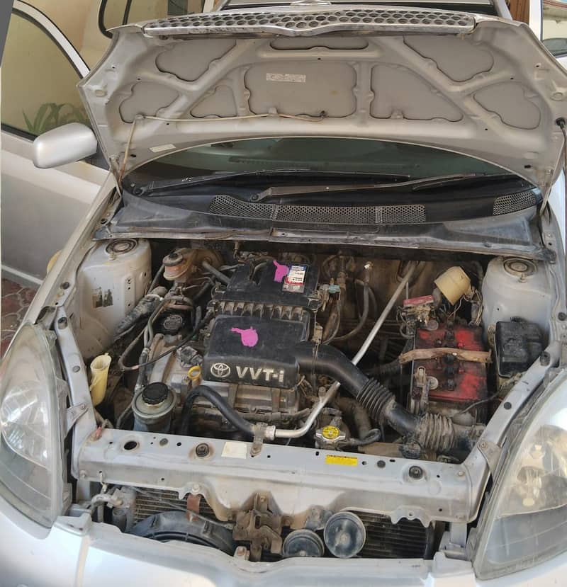 Toyota Vitz 2000 8
