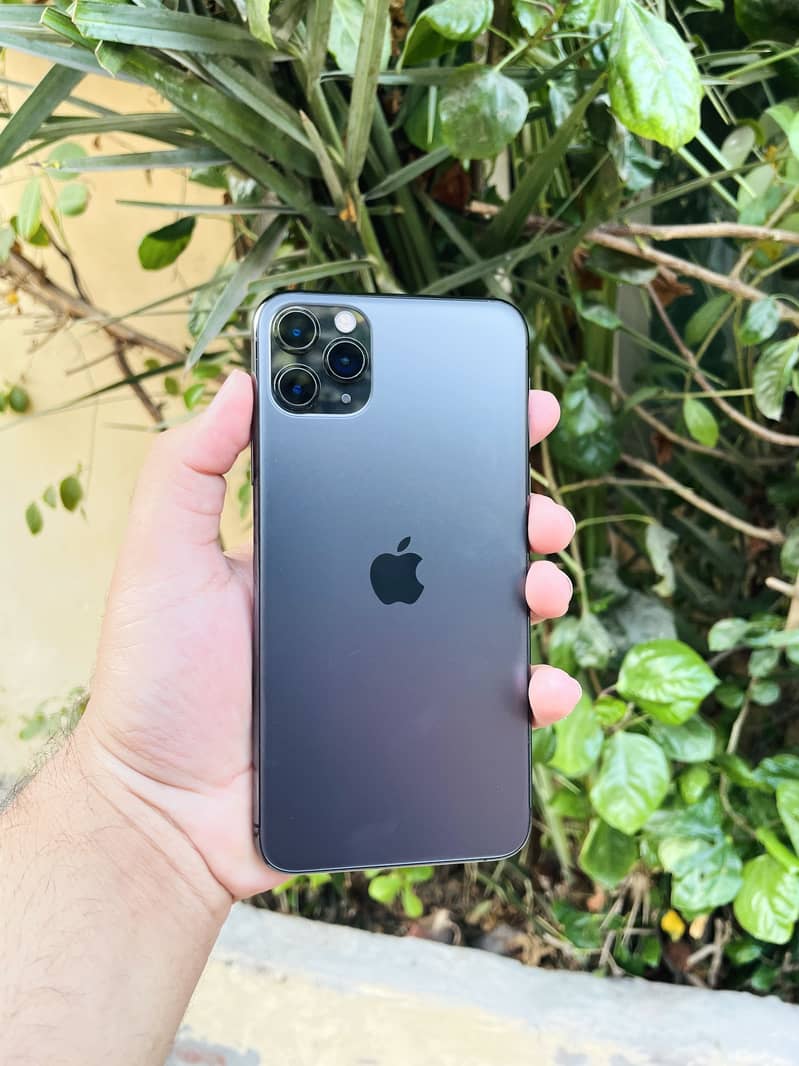 Apple iPhone 11 Pro Max 1