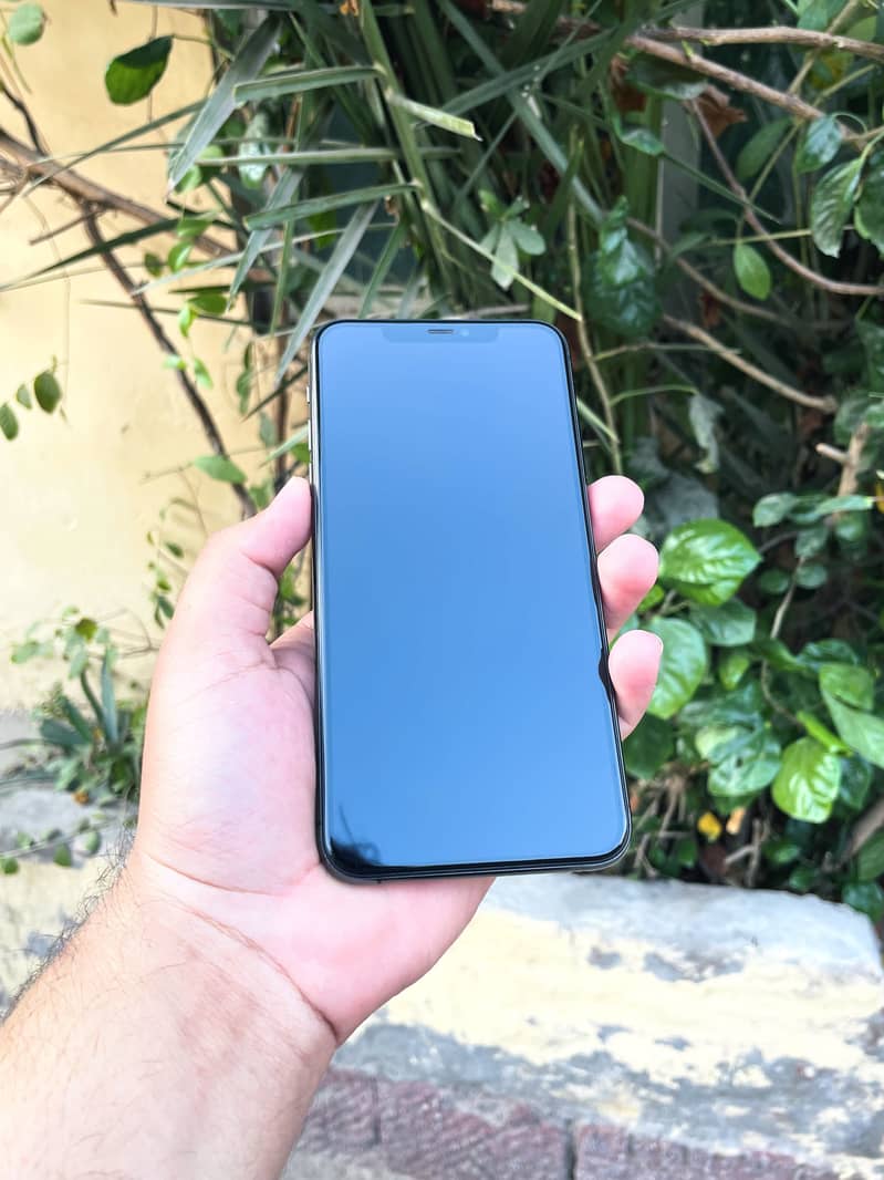 Apple iPhone 11 Pro Max 3