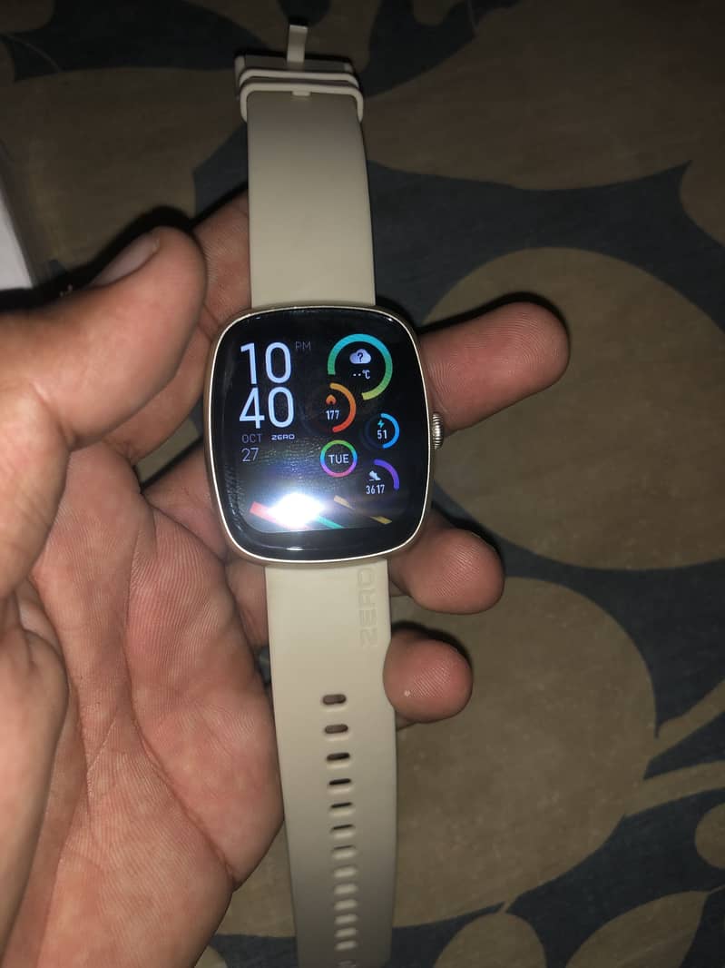 Zero Qube smart watch 1