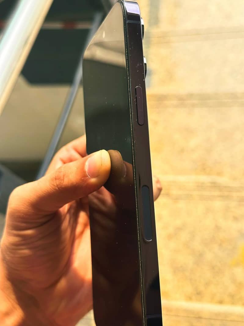 Apple iPhone 14 Pro Max 4