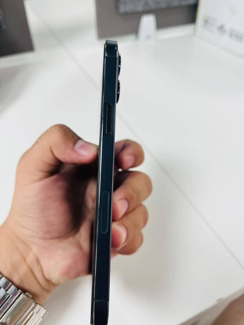 Apple iPhone 12 Pro Max 2