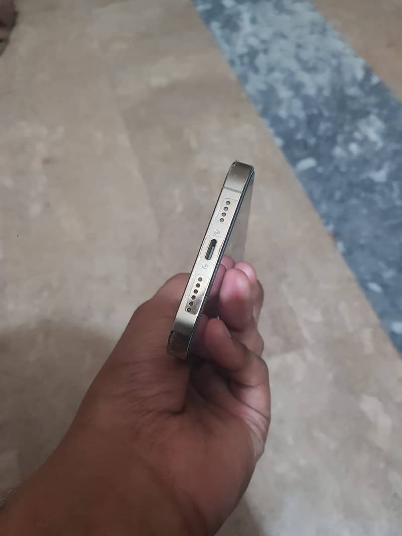Apple iPhone 14 Pro Max 4