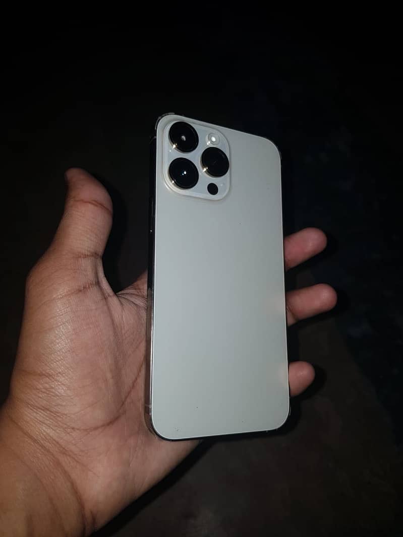 Apple iPhone 14 Pro Max 6