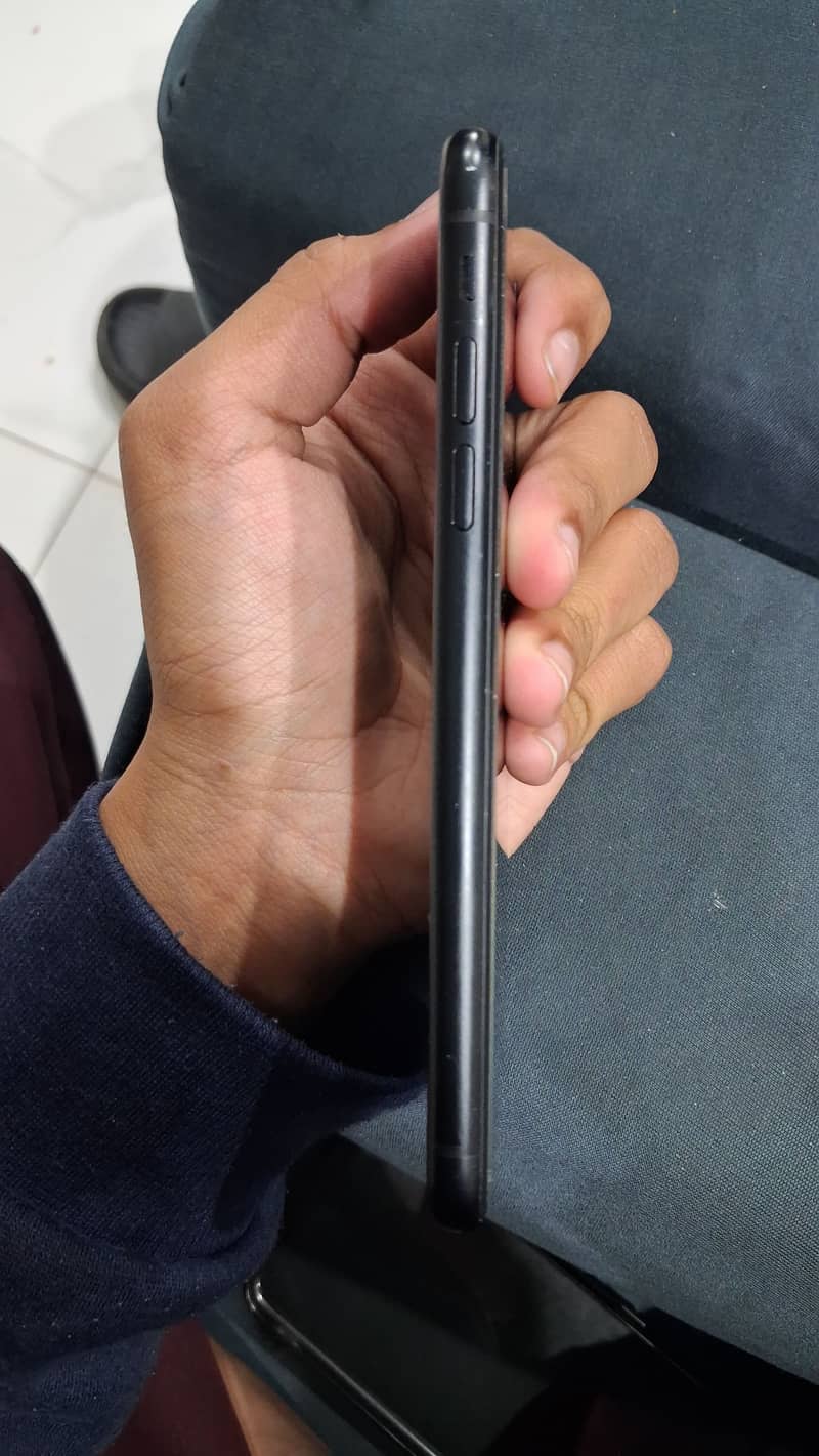 Apple iPhone XR 5