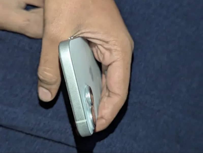 Apple iPhone 15 3