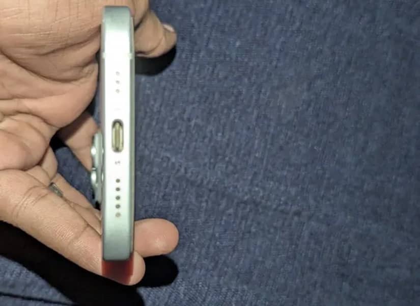 Apple iPhone 15 6