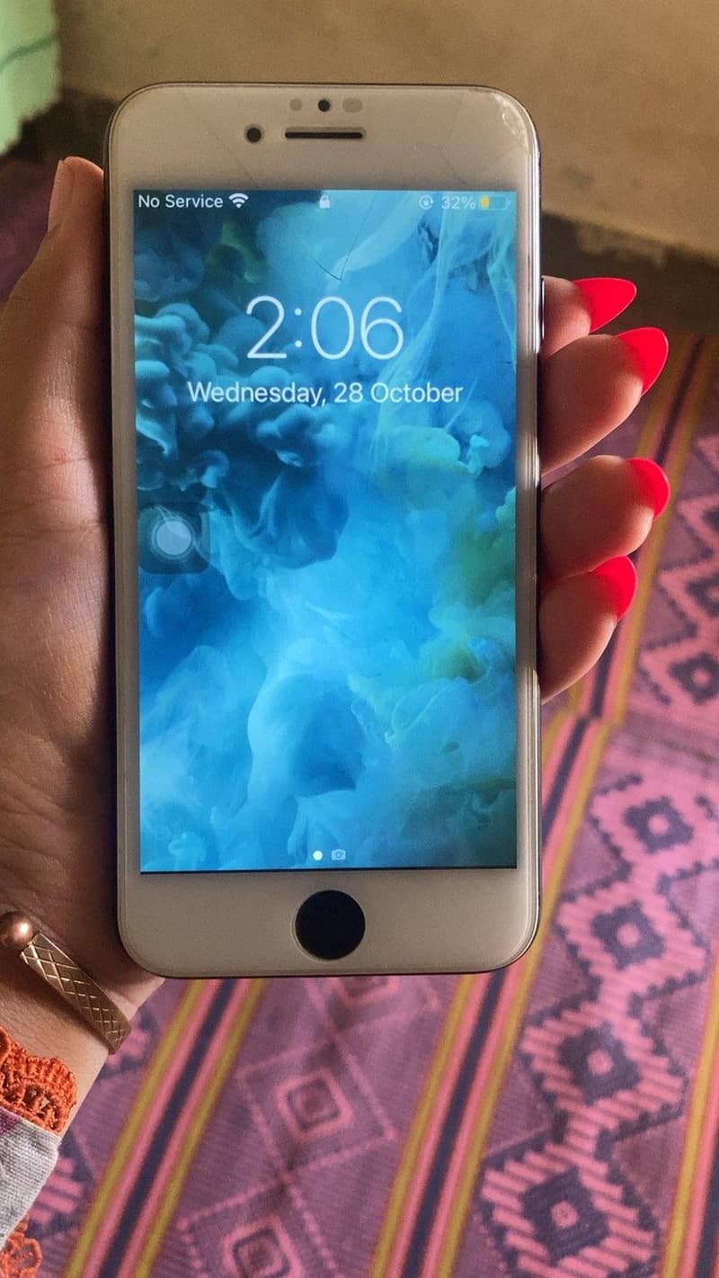 Apple iPhone 7 0