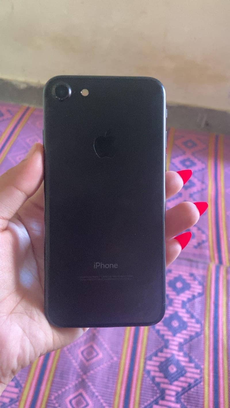Apple iPhone 7 1