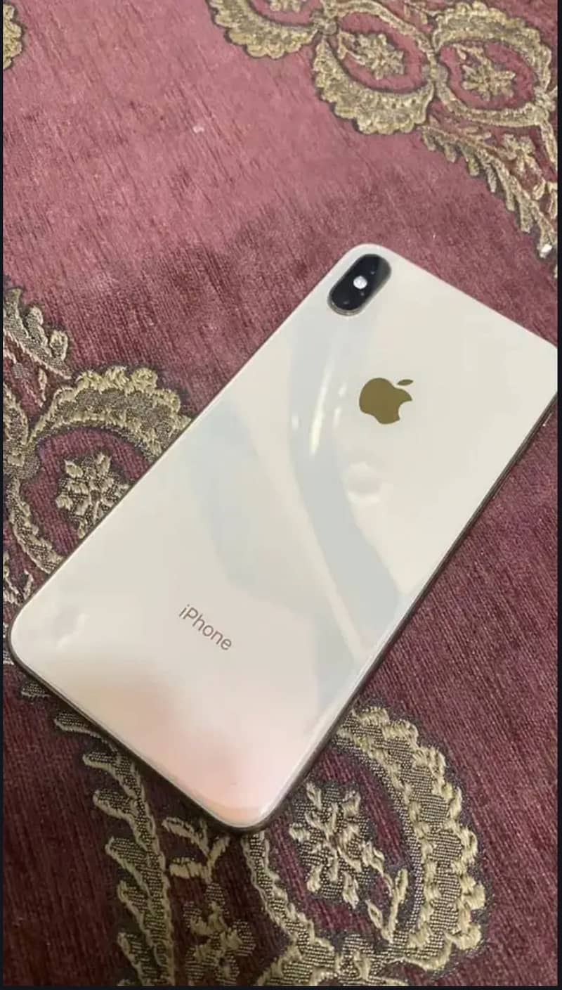Apple iPhone XS Max 1