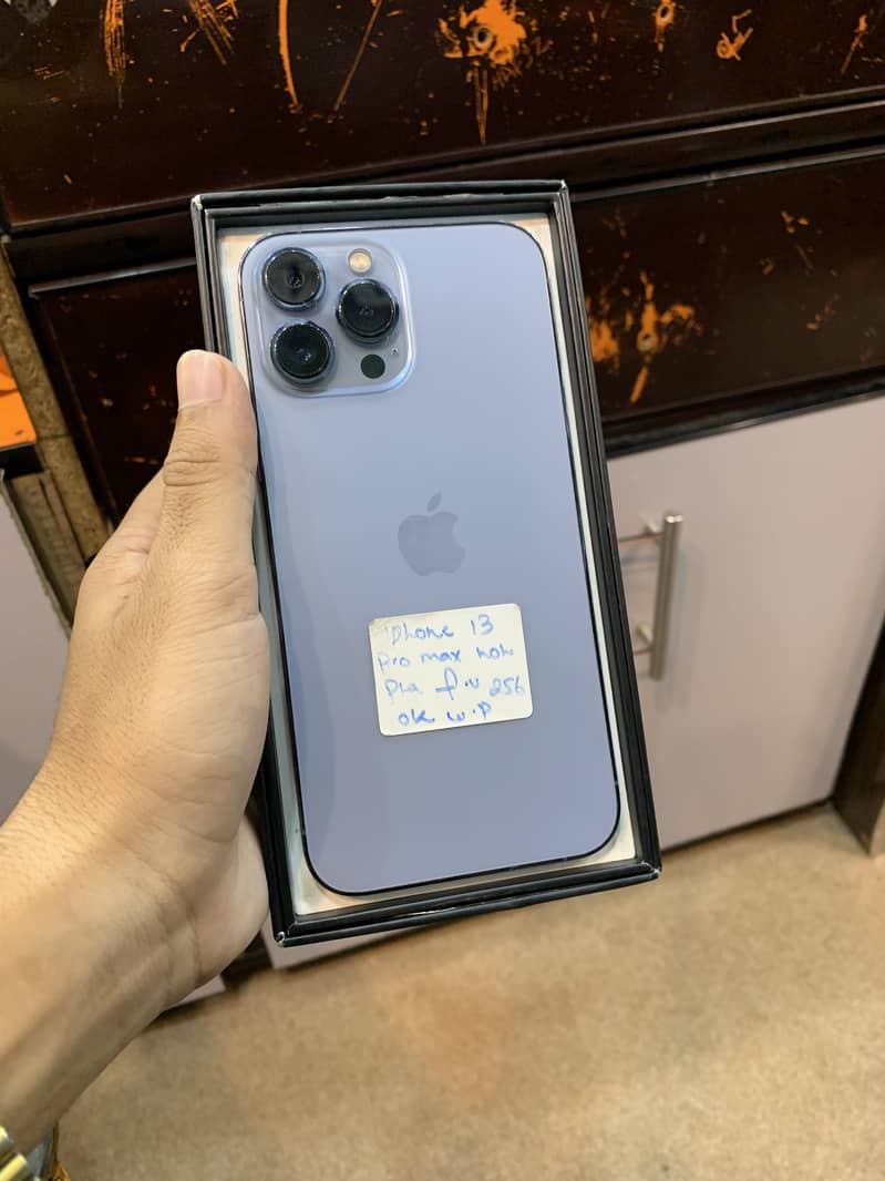Apple iPhone 13 Pro Max 0