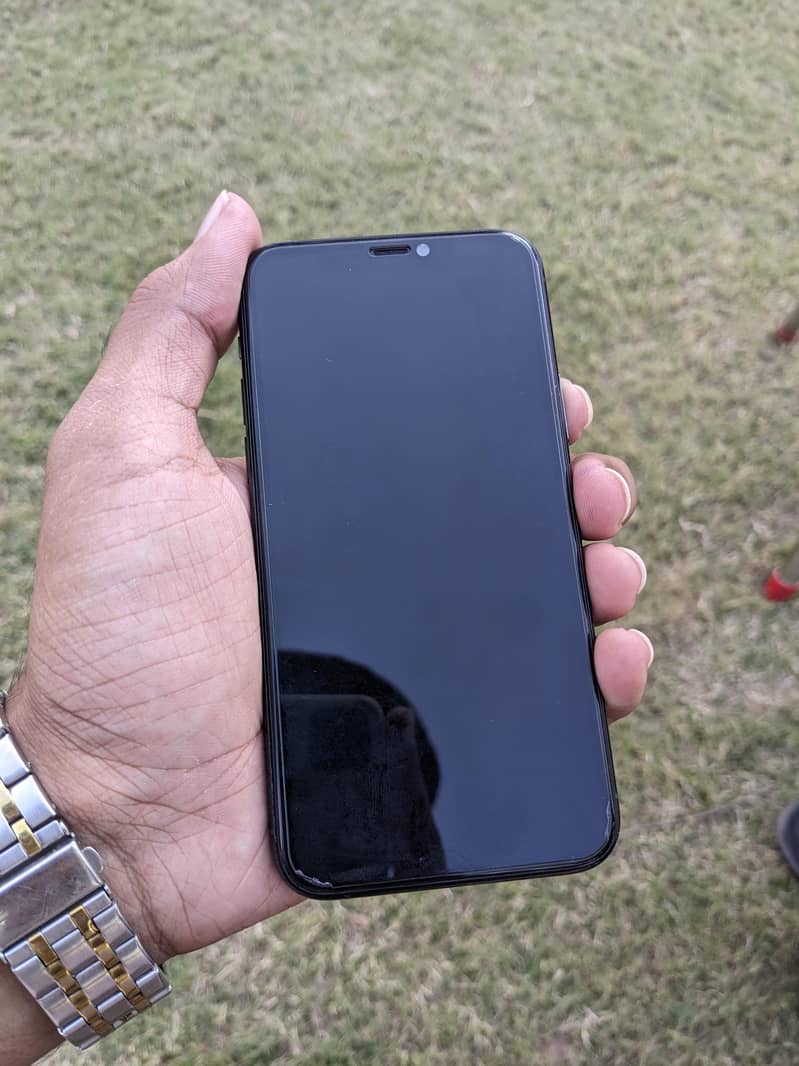 Apple iPhone 11 Pro 2