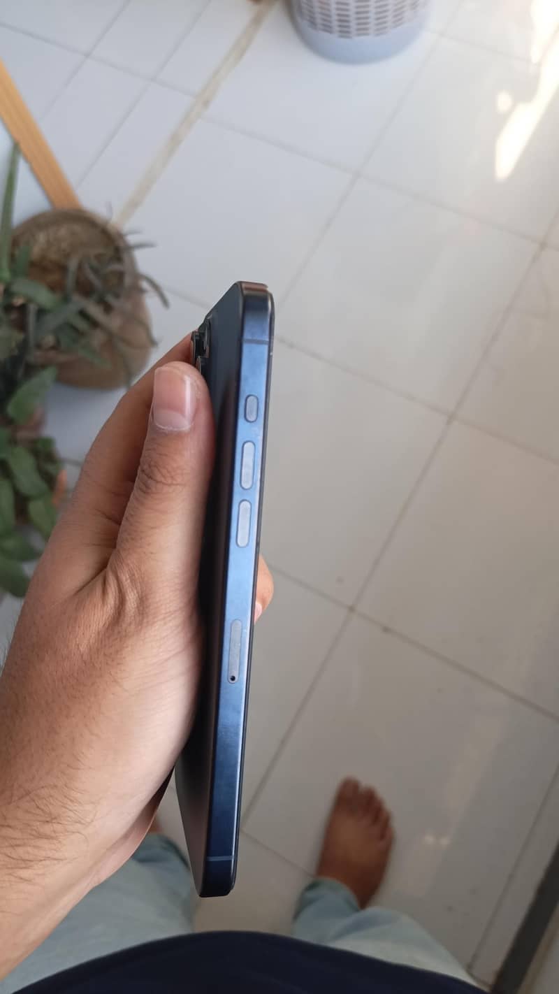 Apple iPhone 15 Pro Max 1